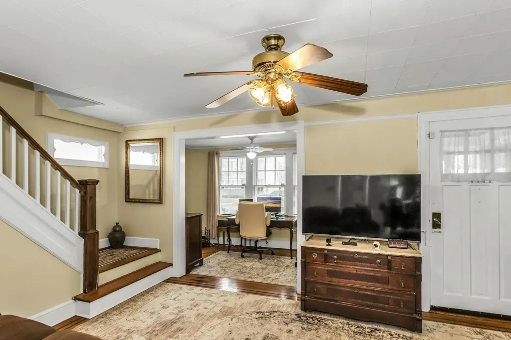 8748 252nd Street Bellerose NY 11426