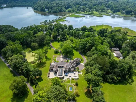 102 Horseshoe Road Mill Neck NY 11765