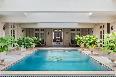 102 Horseshoe Road Mill Neck NY 11765
