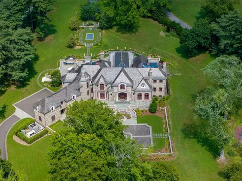 102 Horseshoe Road Mill Neck NY 11765