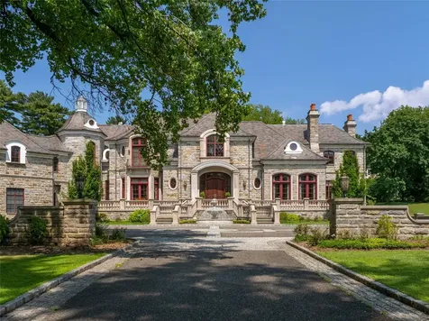102 Horseshoe Road Mill Neck NY 11765