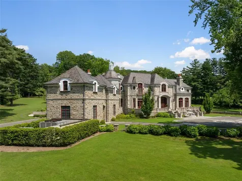 102 Horseshoe Road Mill Neck NY 11765