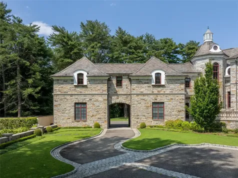 102 Horseshoe Road Mill Neck NY 11765