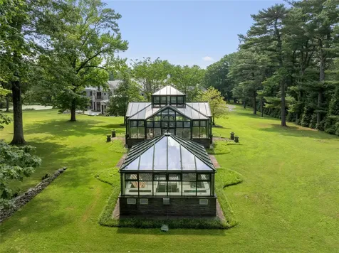 102 Horseshoe Road Mill Neck NY 11765