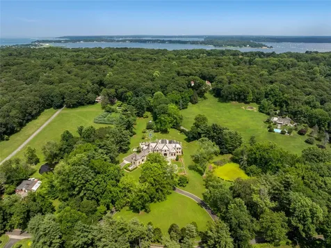 102 Horseshoe Road Mill Neck NY 11765