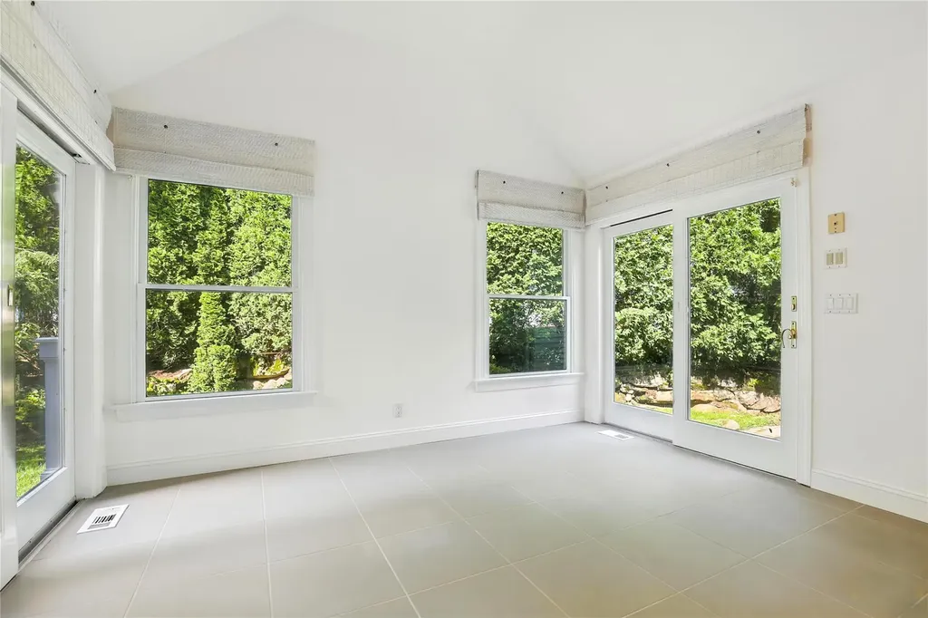 9 Glenbrooke Drive White Plains NY 10605