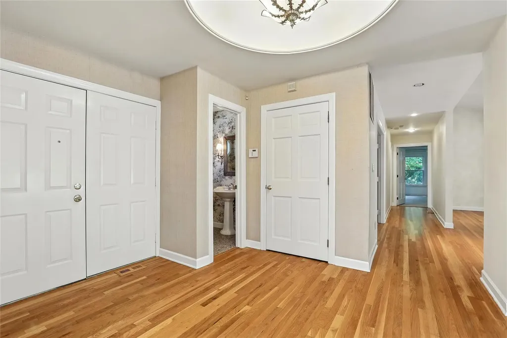 9 Glenbrooke Drive White Plains NY 10605