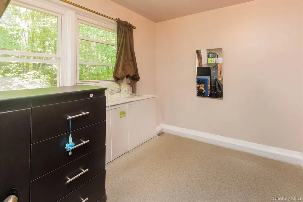 17 Hillside Place Fallsburg NY 12779