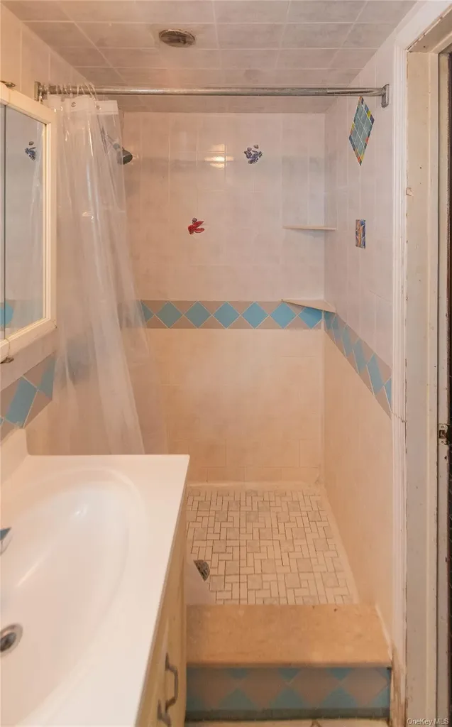 17 Hillside Place Fallsburg NY 12779