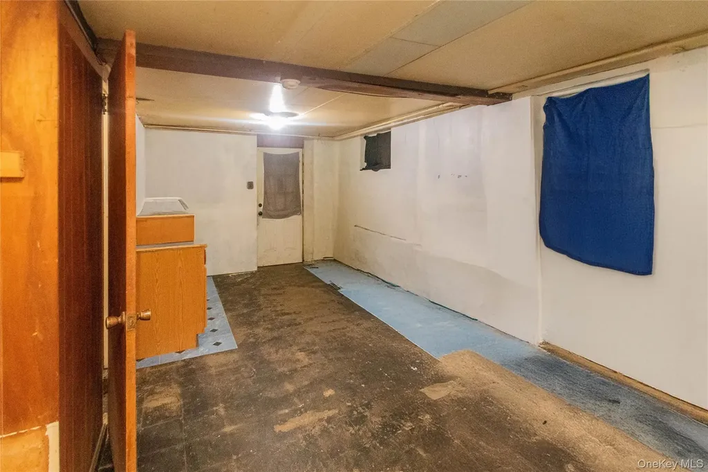 17 Hillside Place Fallsburg NY 12779