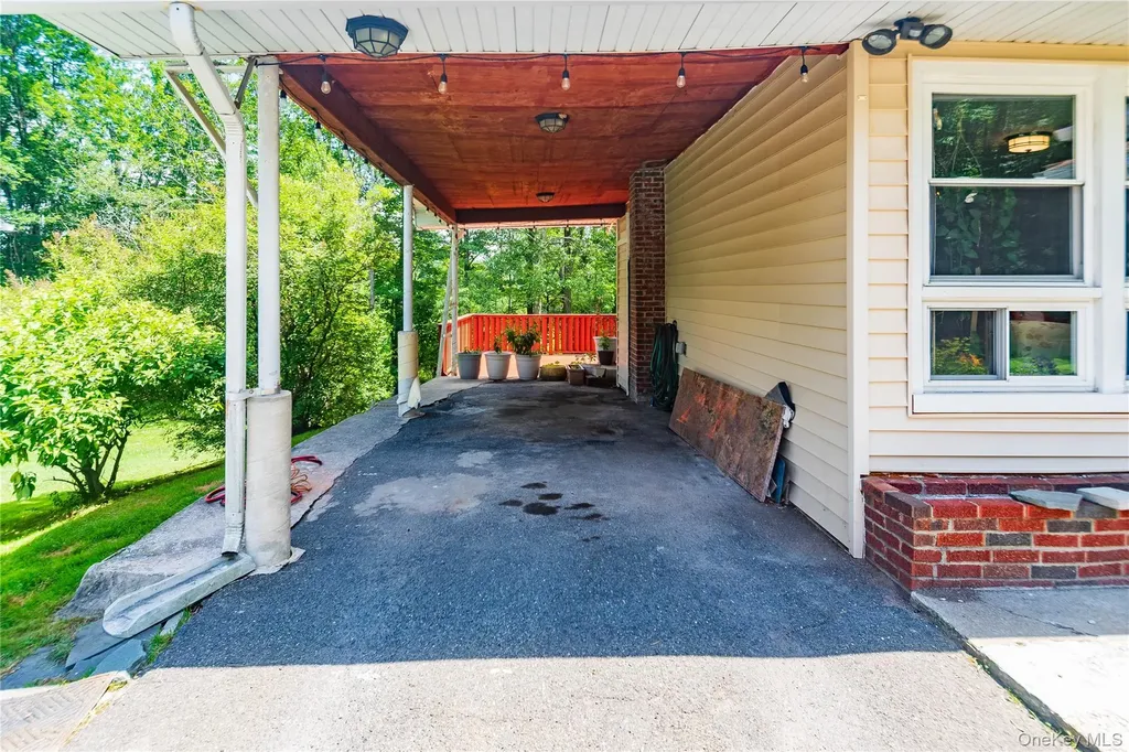 17 Hillside Place Fallsburg NY 12779