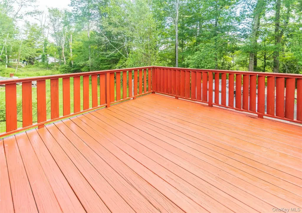 17 Hillside Place Fallsburg NY 12779