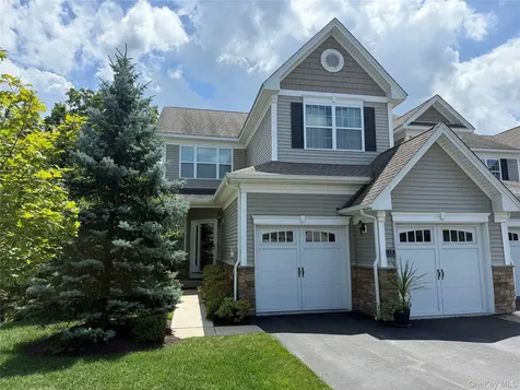 18 Pritchard Court Fishkill NY 12524