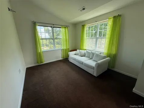 18 Pritchard Court Fishkill NY 12524