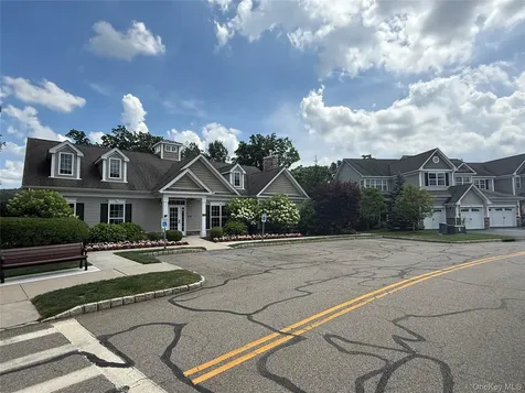 18 Pritchard Court Fishkill NY 12524