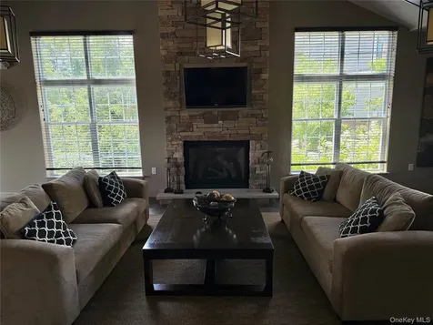 18 Pritchard Court Fishkill NY 12524