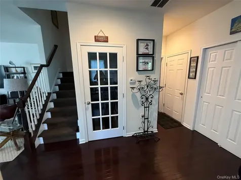 18 Pritchard Court Fishkill NY 12524