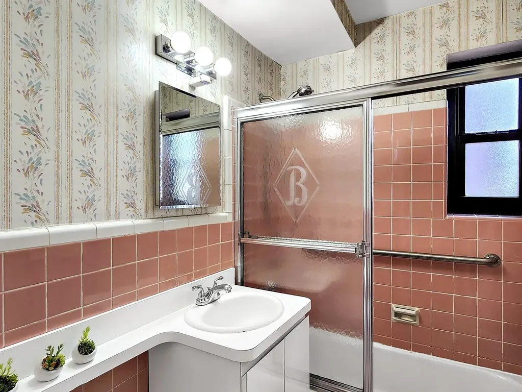 140-21 31st Road Flushing NY 11354