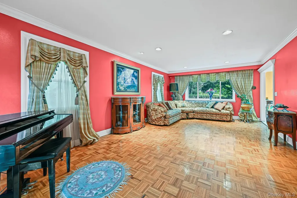 23 Pettit Drive Dix Hills NY 11746