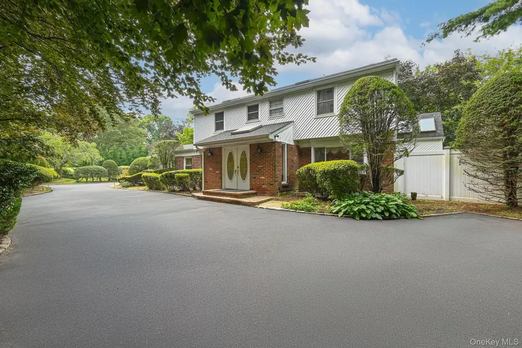23 Pettit Drive Dix Hills NY 11746