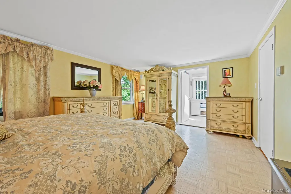 23 Pettit Drive Dix Hills NY 11746