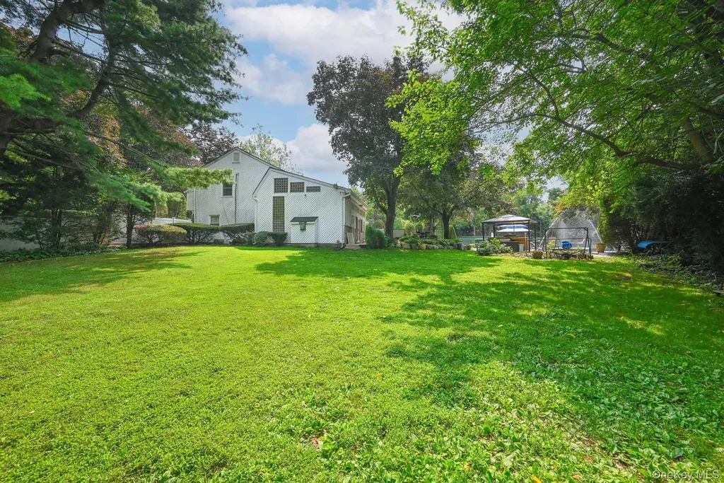 23 Pettit Drive Dix Hills NY 11746
