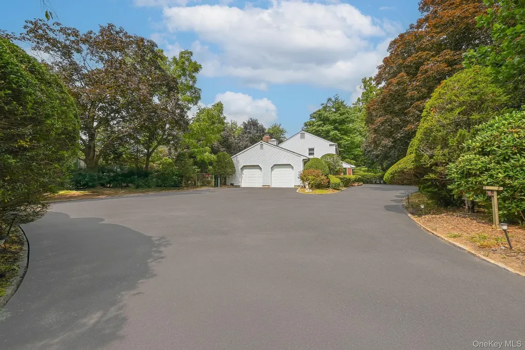 23 Pettit Drive Dix Hills NY 11746