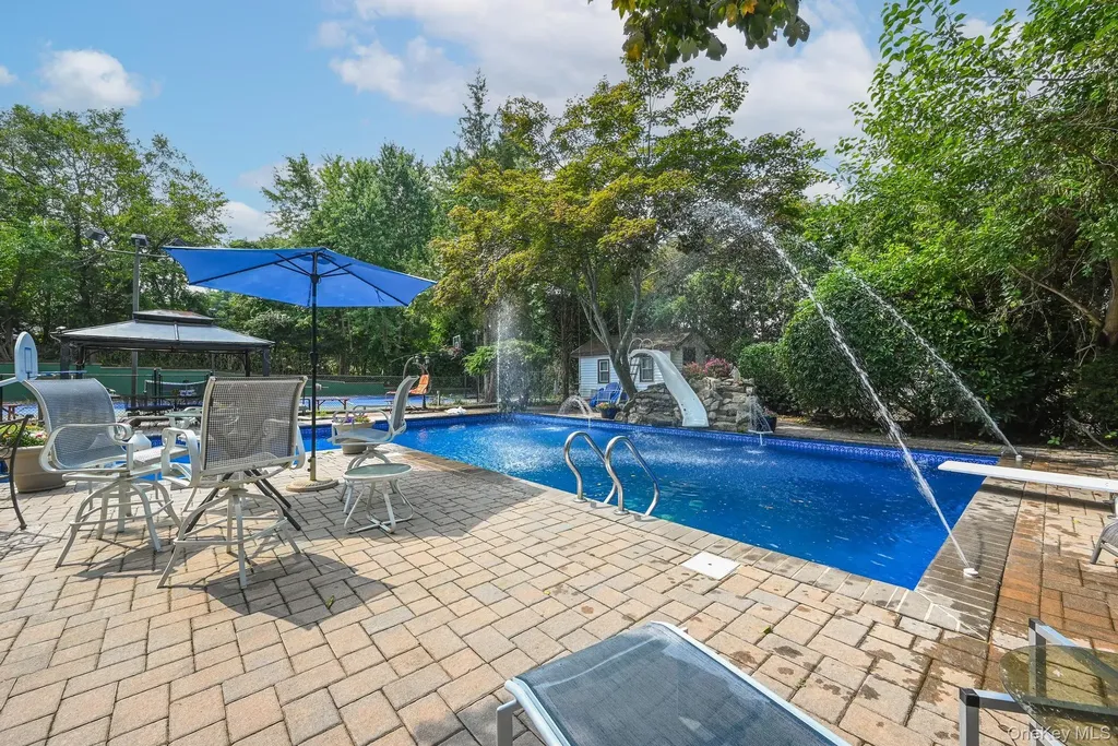 23 Pettit Drive Dix Hills NY 11746