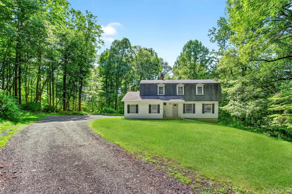300 Estrada Road Central Valley NY 10917