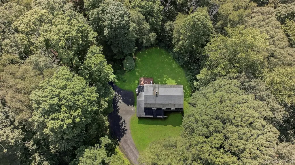 300 Estrada Road Central Valley NY 10917