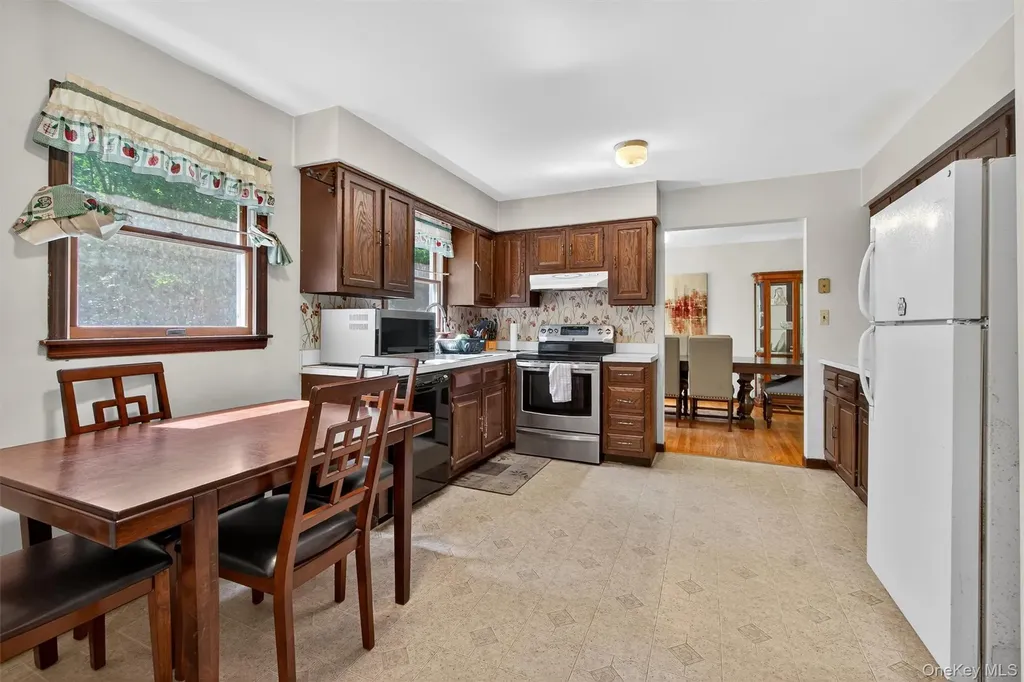 300 Estrada Road Central Valley NY 10917