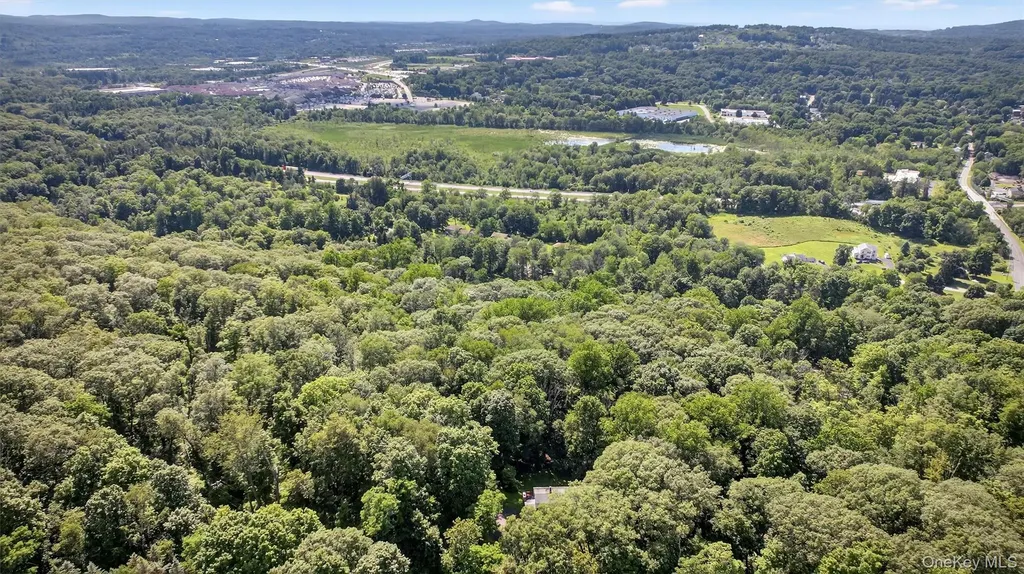 300 Estrada Road Central Valley NY 10917