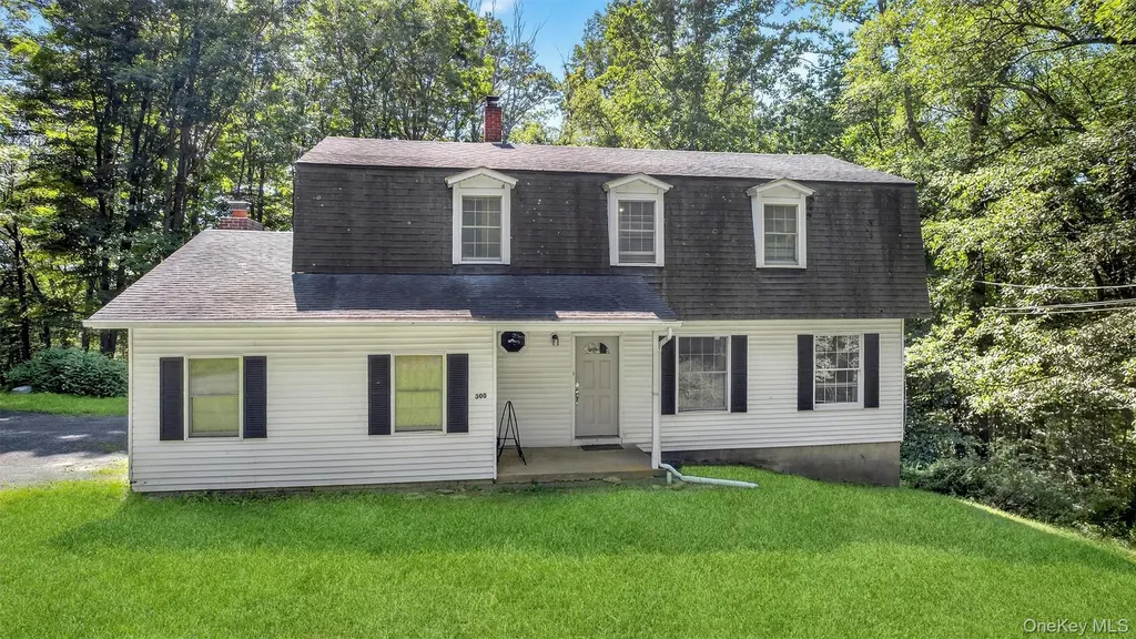 300 Estrada Road Central Valley NY 10917