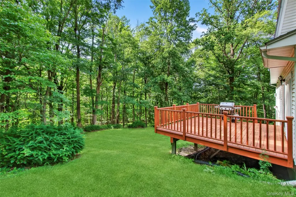 300 Estrada Road Central Valley NY 10917