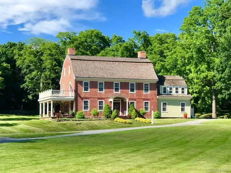 11 Brown Road Pleasant Valley NY 12569