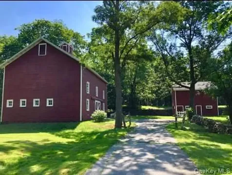 11 Brown Road Pleasant Valley NY 12569