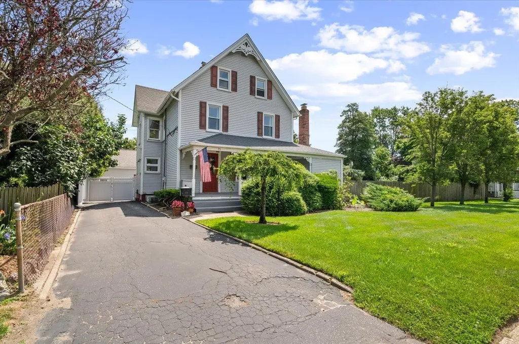71 Willow Avenue Islip NY 11751