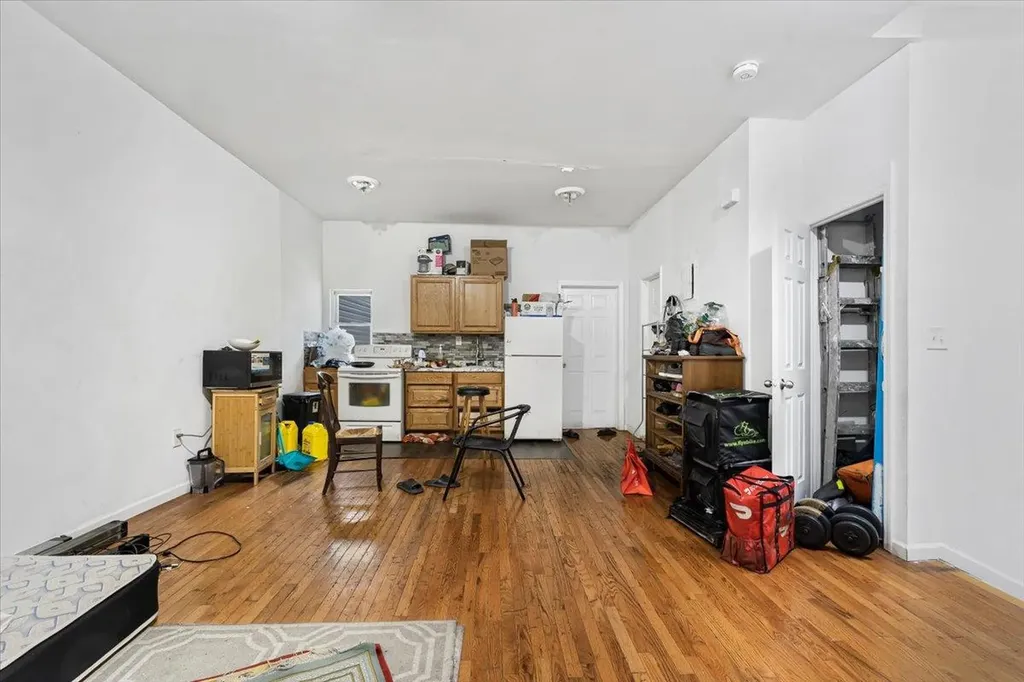 1047 Trinity Avenue Bronx NY 10456