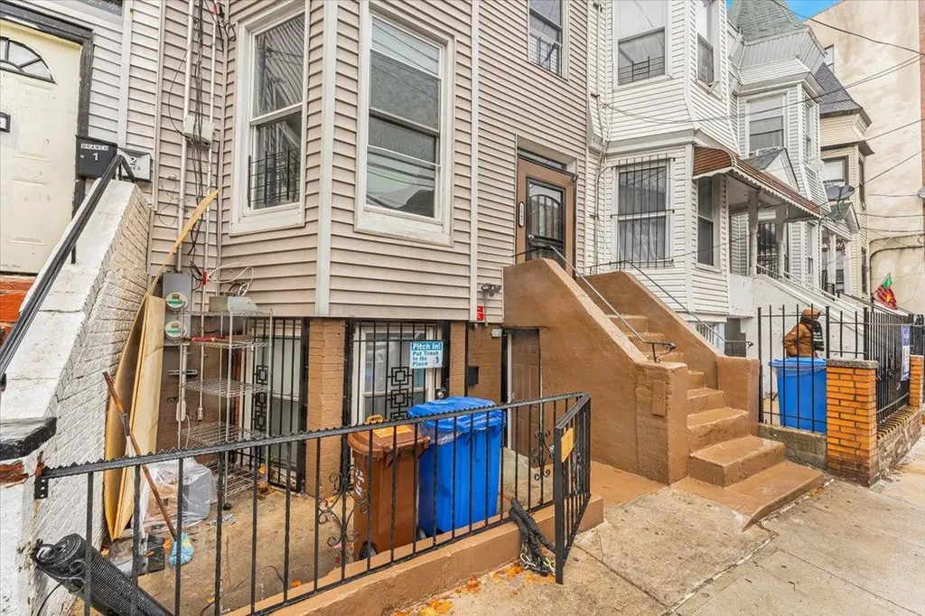 1047 Trinity Avenue Bronx NY 10456