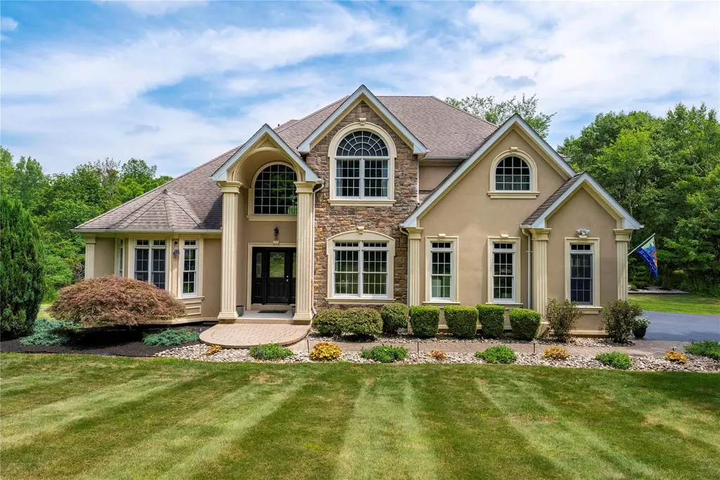 90 Hampton Road Marlboro NY 12542