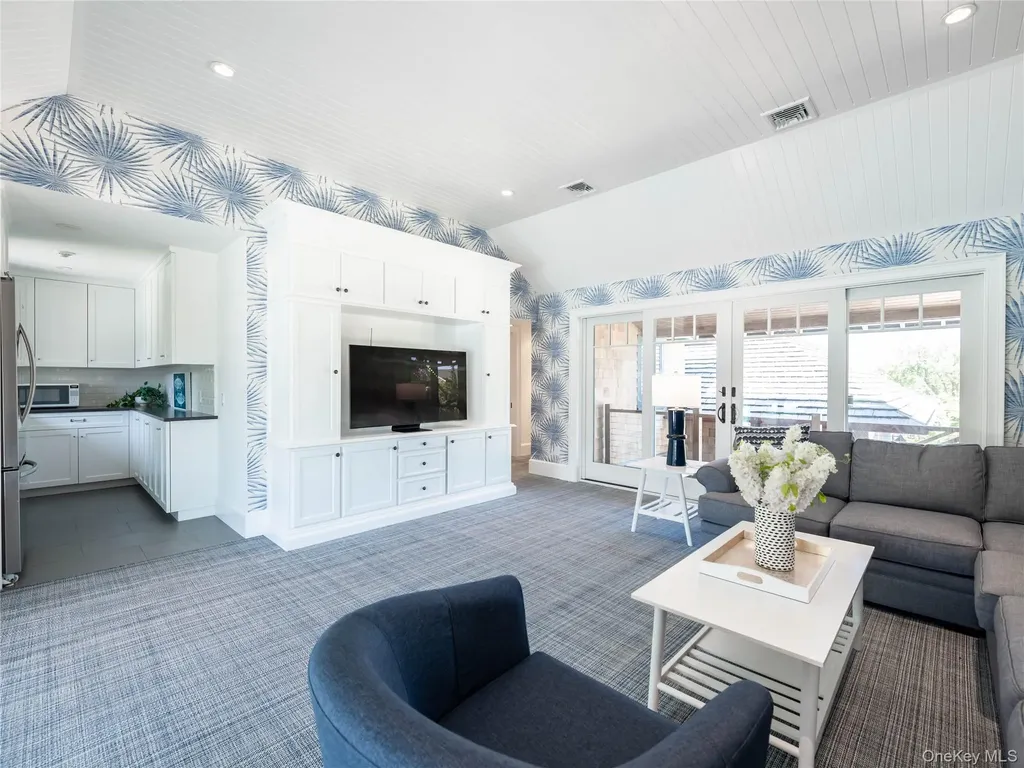 40 Dune Road Quogue NY 11959