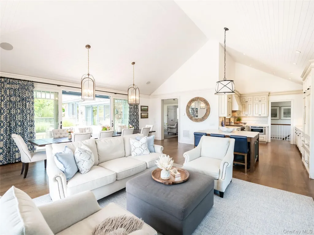 40 Dune Road Quogue NY 11959
