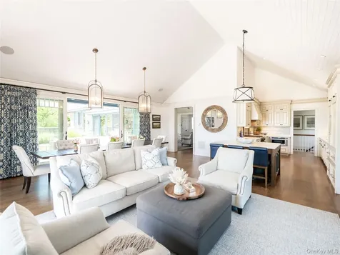 40 Dune Road Quogue NY 11959