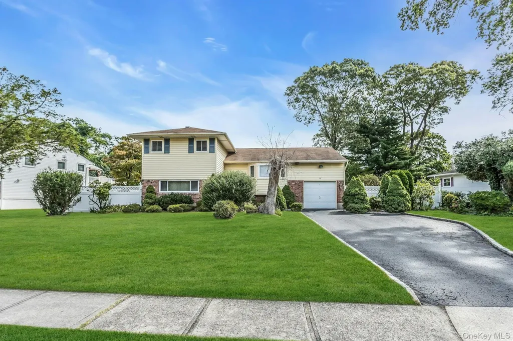 58 Sherbrooke Drive Smithtown NY 11787