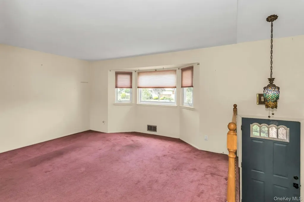 58 Sherbrooke Drive Smithtown NY 11787