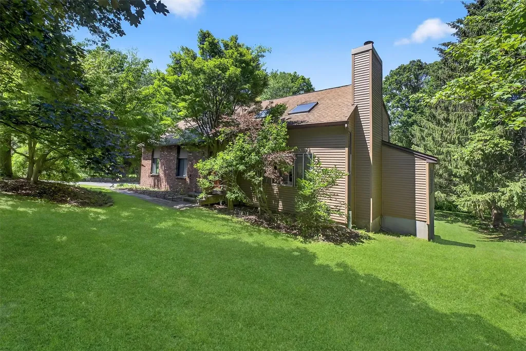 53 Mountain View Drive Holmes NY 12531