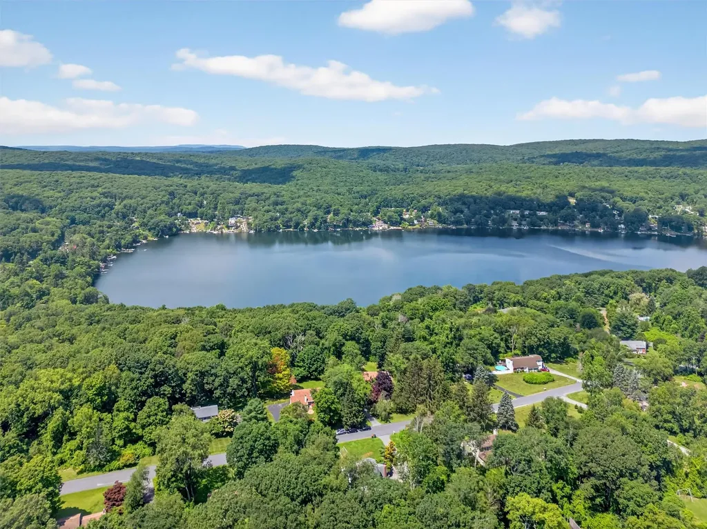 53 Mountain View Drive Holmes NY 12531