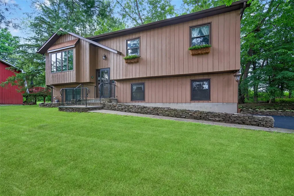 3 Robert Drive Florida NY 10921