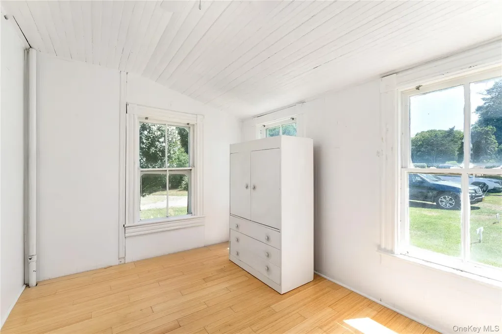 46 Rampasture Road Hampton Bays NY 11946