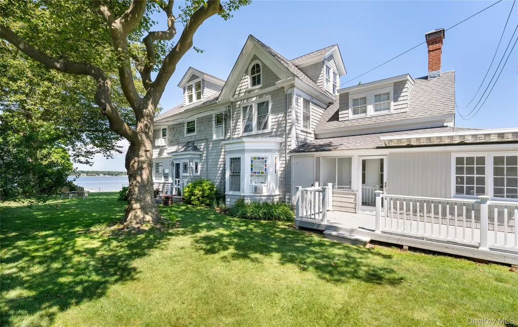 46 Rampasture Road Hampton Bays NY 11946